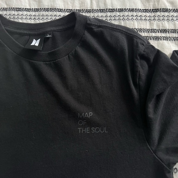BTS Map of The Soul Tour Tee Size Large - Picture 3 of 6